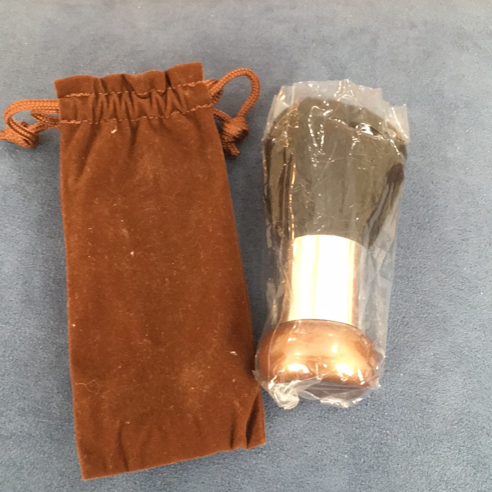 Bronzer makeup brush